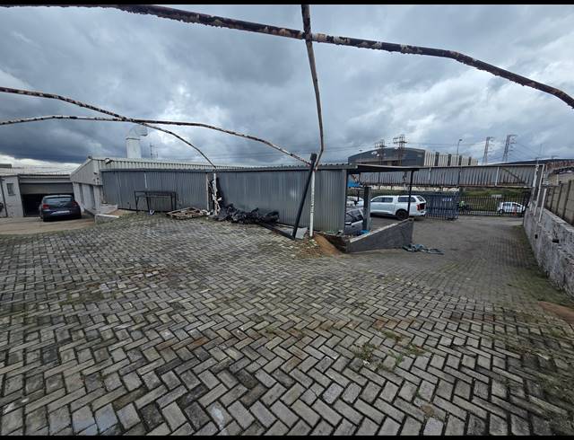 600M² WORKSHOP FOR SALE IN ACTIVIA PARK